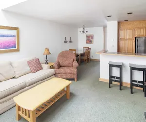 Photo 2 - Cimarron Lodge 7 by Avantstay Ski-in/ski-out Property in Complex w/ Two Hot Tubs!