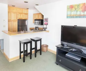 Photo 4 - Cimarron Lodge 7 by Avantstay Ski-in/ski-out Property in Complex w/ Two Hot Tubs!