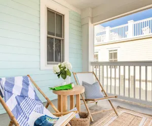Photo 4 - Sea Shell by Avantstay Breezy Beachside Getaway w/ Rooftop Deck & 6 BRs