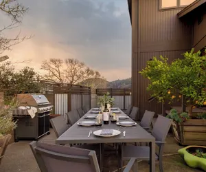 Photo 5 - Gable by Avantstay Beautiful 3.5 Acre Oasis w/ Gorgeous Views, Pool & Hot Tub