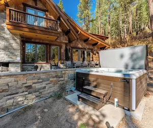 Photo 2 - Hunter by Avantstay Riverfront Cabin w/ Prvt Cottage 5mins From Palisades