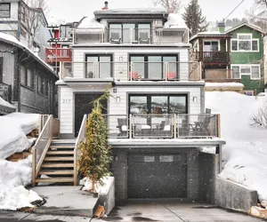 Photo 2 - Pinetree by Avantstay Modern Park City Getaway w/ Patio & Balcony