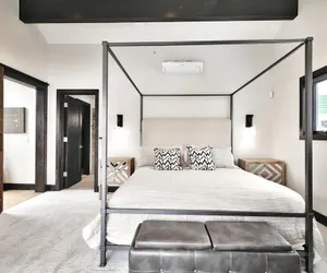 Photo 5 - Pinetree by Avantstay Modern Park City Getaway w/ Patio & Balcony