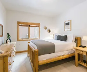 Photo 2 - Coyote Moon by Avantstay Cabin W/sauna Mins From DT Truckee & Northstar