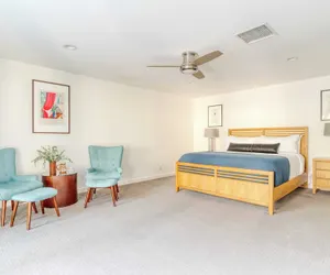 Photo 2 - Lloyd by Avantstay Palm Spring Paradise w/ Pool, Large Yard & Table Tennis! Permit#3779