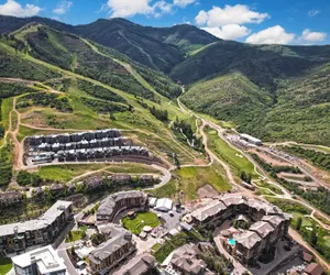 Photo 3 - Encore by Avantstayminutes From the Slopes in PC! w/ Hot Tub