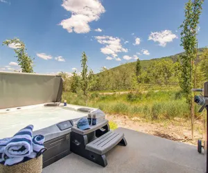 Photo 2 - Encore by Avantstayminutes From the Slopes in PC! w/ Hot Tub