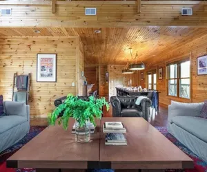 Photo 5 - Hickory Ridge by Avantstay Sleeps 20! Incredible Private Elevated Cabin