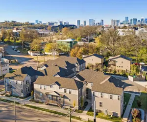 Photo 2 - Hart Suite Buyout 7 by Avantstay Two Nashville Town Houses w/ Stunning Amenities & Design