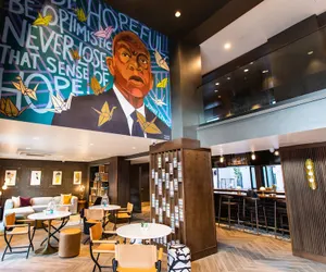 Photo 3 - voco The Darwin Atlanta Midtown by IHG