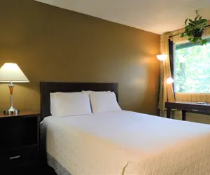 Photo 3 - Travelodge by Wyndham Canyonville