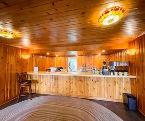 Photo 3 - Lake Creek Lodge