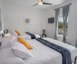 Photo 4 - Gorgeous 3 BR 2 BA Near Amazing Downtown