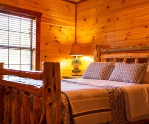 Photo 3 - Hilltop At Eagle Ridge 6 Bedroom Cabin by Redawning