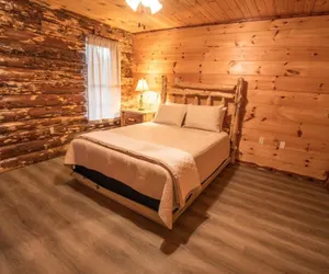 Photo 5 - Hilltop At Eagle Ridge 6 Bedroom Cabin by Redawning