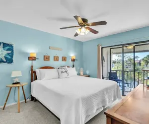 Photo 3 - Runaway Bay 212 1 Bedroom Condo by RedAwning