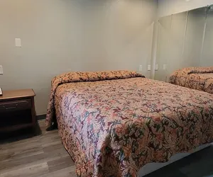 Photo 4 - Maxim III Motel