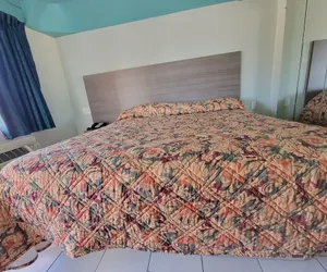 Photo 5 - Maxim III Motel