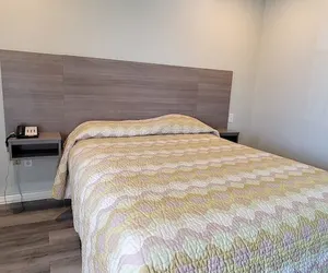 Photo 3 - Maxim III Motel