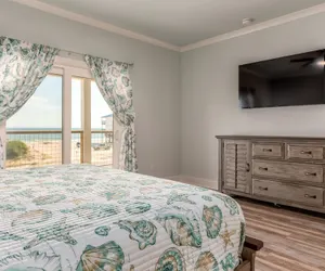 Photo 4 - Southern Ties - 2338 Bienville 4 Bedroom Home by RedAwning