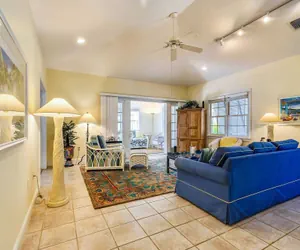 Photo 5 - Place to Relax by Avantstay Shared Pool 3 Miles to Smather's Beach Month-long Stays Only