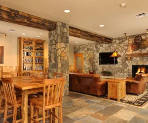 Photo 4 - Jackpine & Black Bear Condos