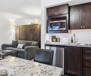 Photo 2 - Lift House Lodge, Close to Gondola, Premium Studio Condo