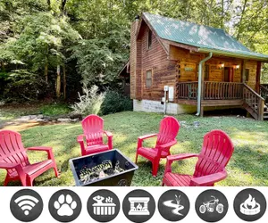 Photo 2 - Creekside 2 Bedroom Cabin by RedAwning