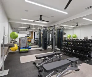 Photo 2 - Top Floor 2BR King Beds Suite 8 Min to Downtown