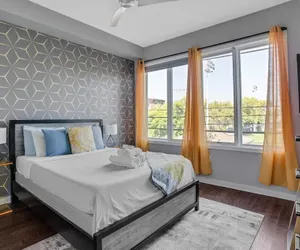 Photo 2 - 1247 E Columbia Ave