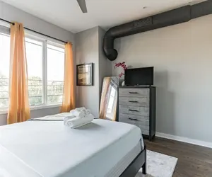 Photo 3 - 1247 E Columbia Ave