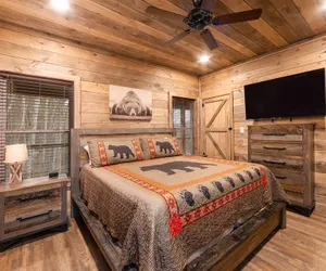 Photo 3 - The Gathering Place 3 Bedroom Cabin by RedAwning