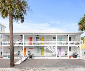 Photo 2 - Beachwalk Apartment House