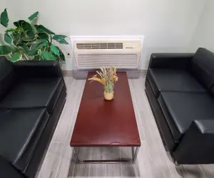 Photo 4 - Stonewood Inn & Suites Carrollton - Smithfield