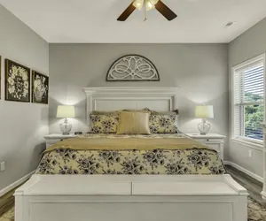 Photo 5 - Sunset Bunker 3 Bedroom Condo by RedAwning