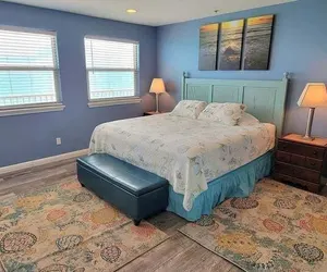 Photo 3 - Inverness Penthouse 3 Bedroom Home by RedAwning