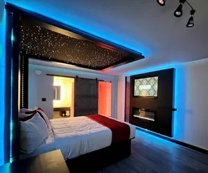 Photo 4 - Imperial Suites