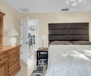 Photo 3 - 232 S Harbor Dr - Island Bay 3 Bedroom Home by RedAwning