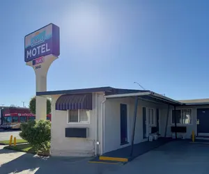 Photo 2 - Hiland Motel