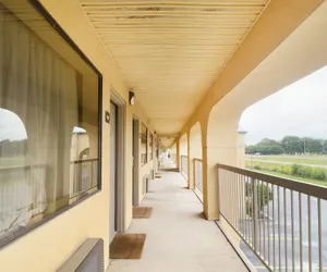 Photo 4 - Deerfield Inn By Capital O Blytheville AR I55