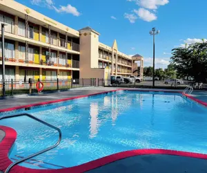 Photo 2 - Ashland Studio Inn By OYO Richmond North near Kings Dominion