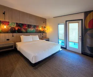 Photo 4 - Mahala 21 and Over