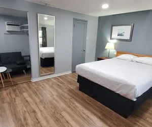 Photo 4 - Travelers Inn