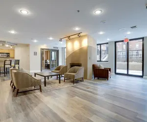 Photo 4 - Gorgeous 2 Condo Ballston place w-GYM