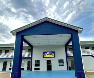Photo 2 - Sylvester Inn