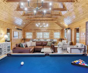 Photo 3 - Brookshore by Avantstay Relaxing Backyard Creek, 10mins From Pigeon Forge