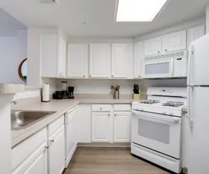 Photo 3 - Awesome 1 Bedroom Condo at Ballston