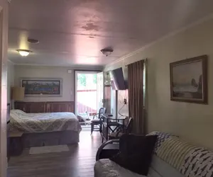 Photo 3 - Bigfoot RV & Cabins Park