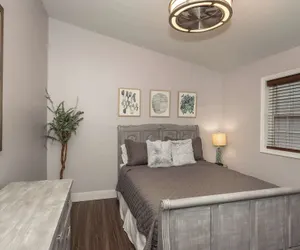 Photo 2 - Heart of Mainstrasse Apt 2