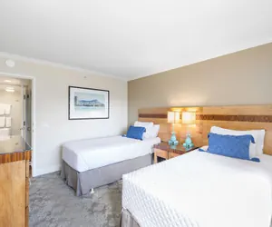 Photo 2 - Waikiki Beach Tower